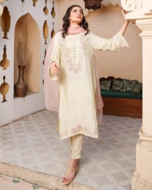 AALIYAH [3piece] Illuminate the room with your vibrant presence in this yellow semi formal dress.